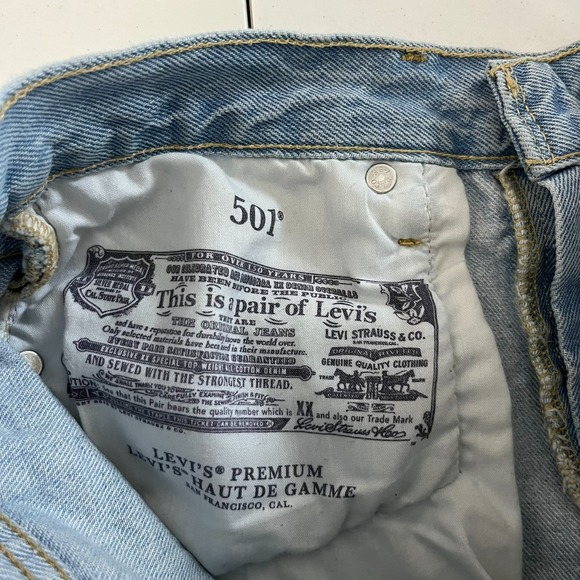 Levi's 501‎ 90's Denim Shorts Women's Size 24 Blue Distressed Light Wash - Picture 13 of 16